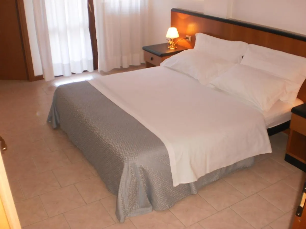 Rta Le Corti Aparthotel Grosseto 3*,